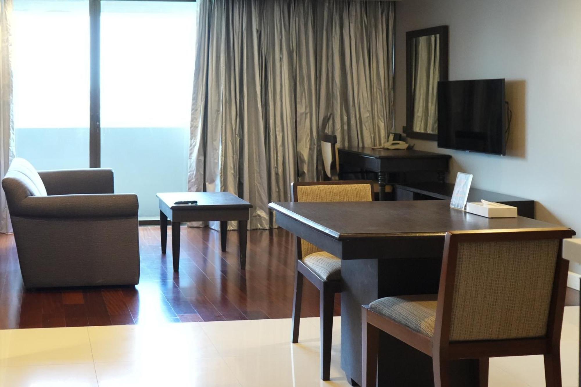 Royal Suite Hotel Bangkok Zewnętrze zdjęcie