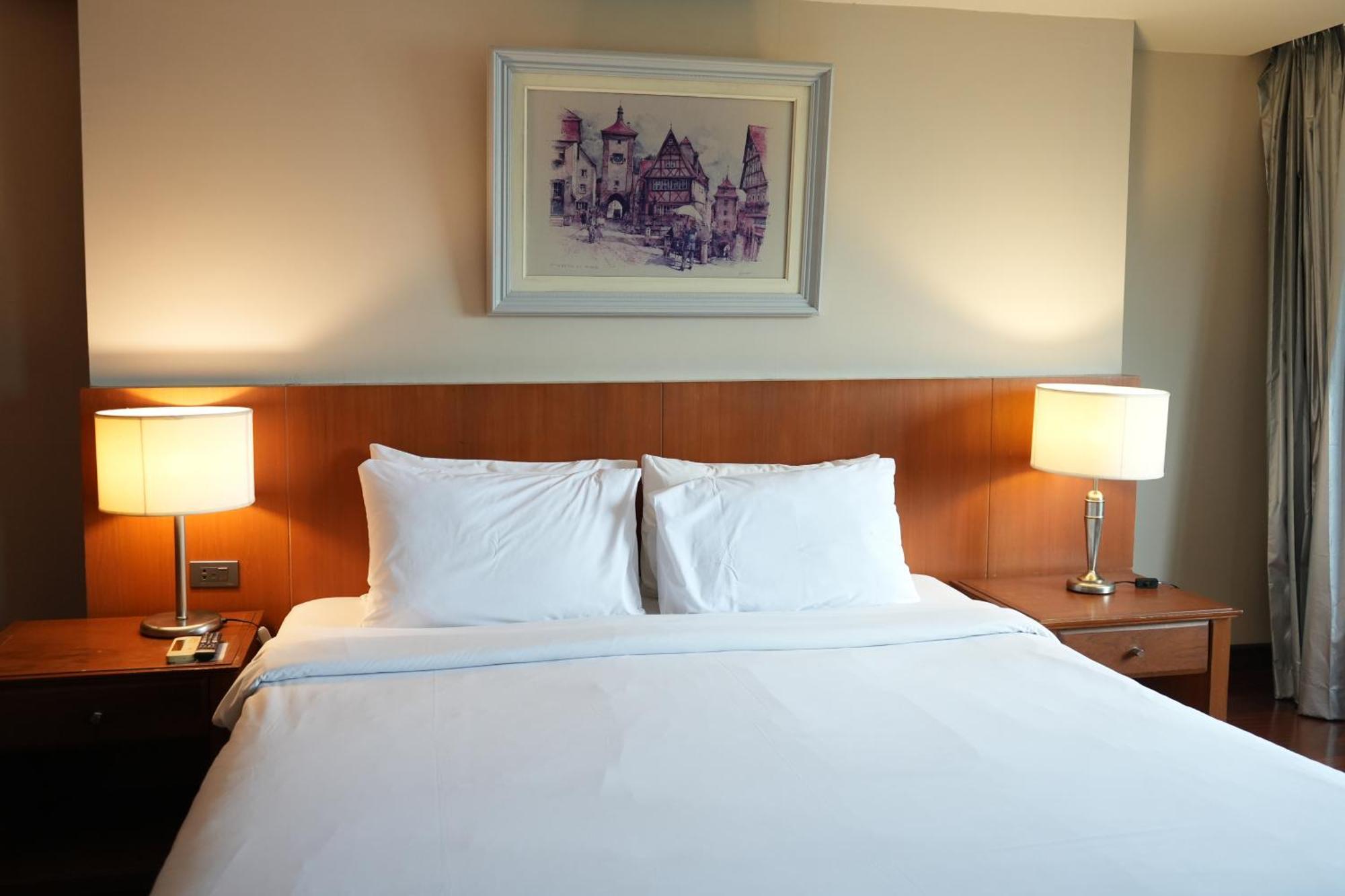 Royal Suite Hotel Bangkok Zewnętrze zdjęcie