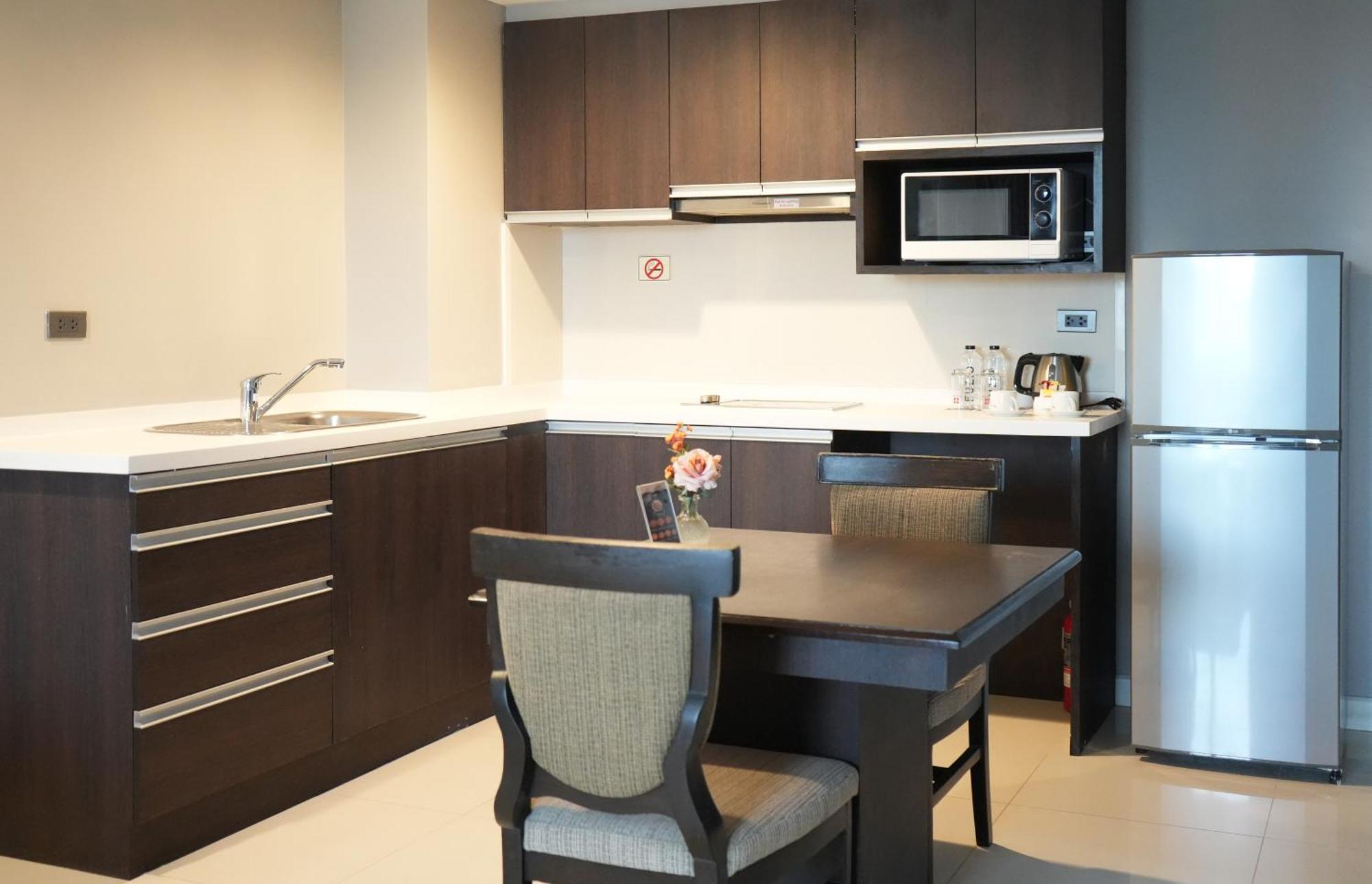 Royal Suite Hotel Bangkok Zewnętrze zdjęcie