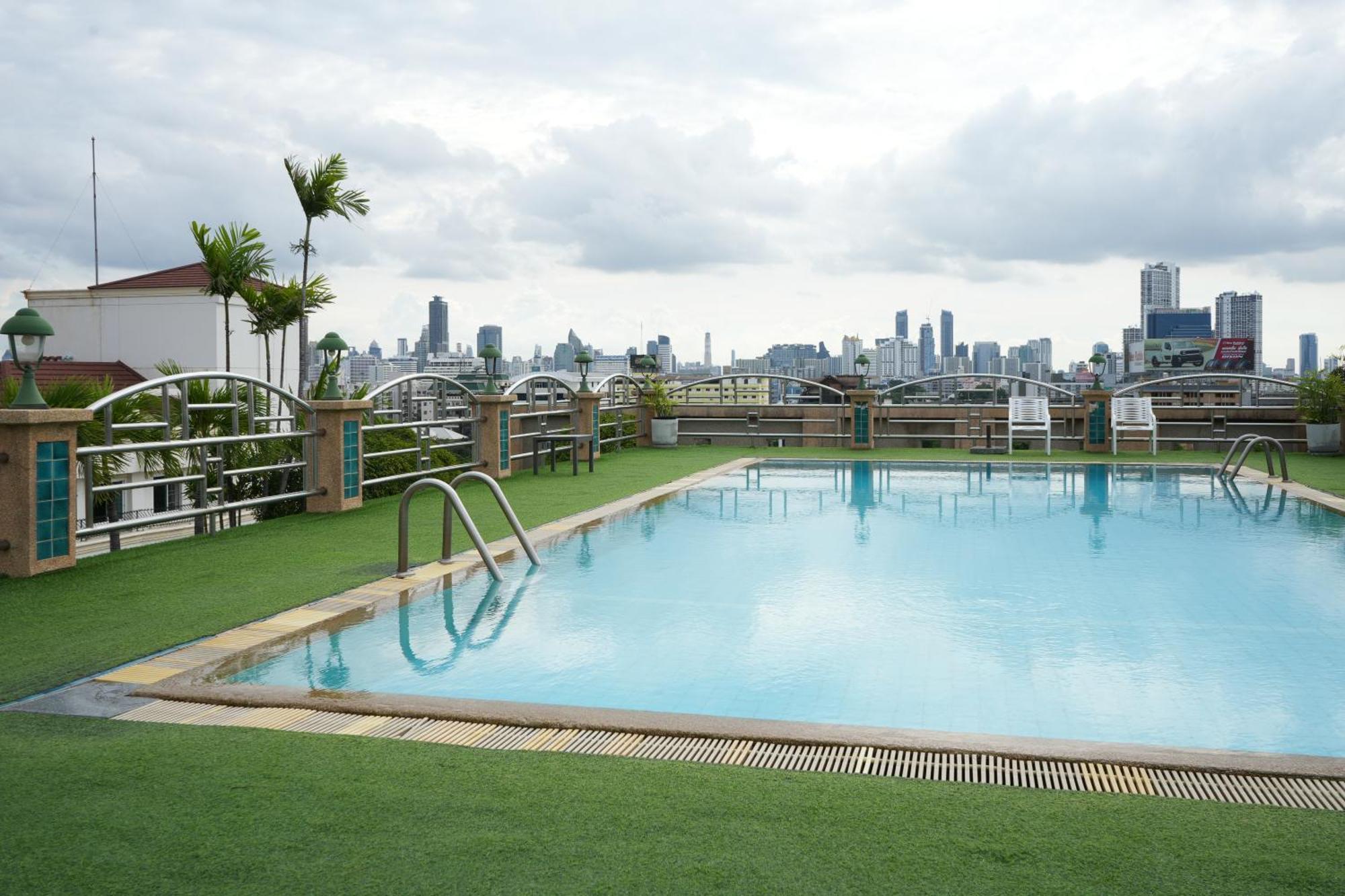 Royal Suite Hotel Bangkok Zewnętrze zdjęcie